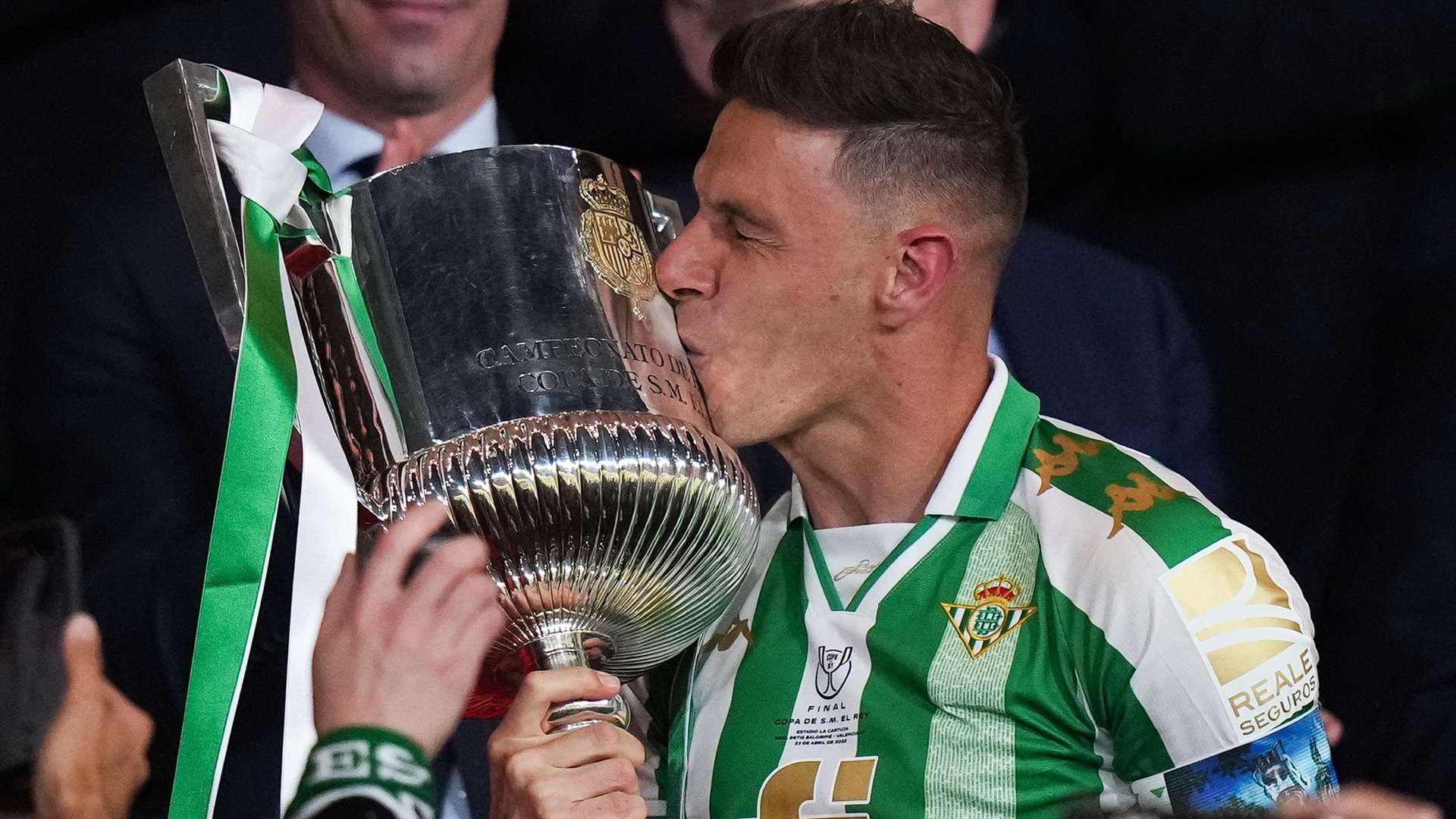 和分析人士 和分析人士